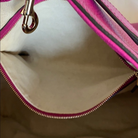 GUCCI PURSE - Picture 5 of 6